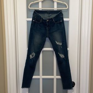 Just USA: Ankle Cropped Ripped Jeans